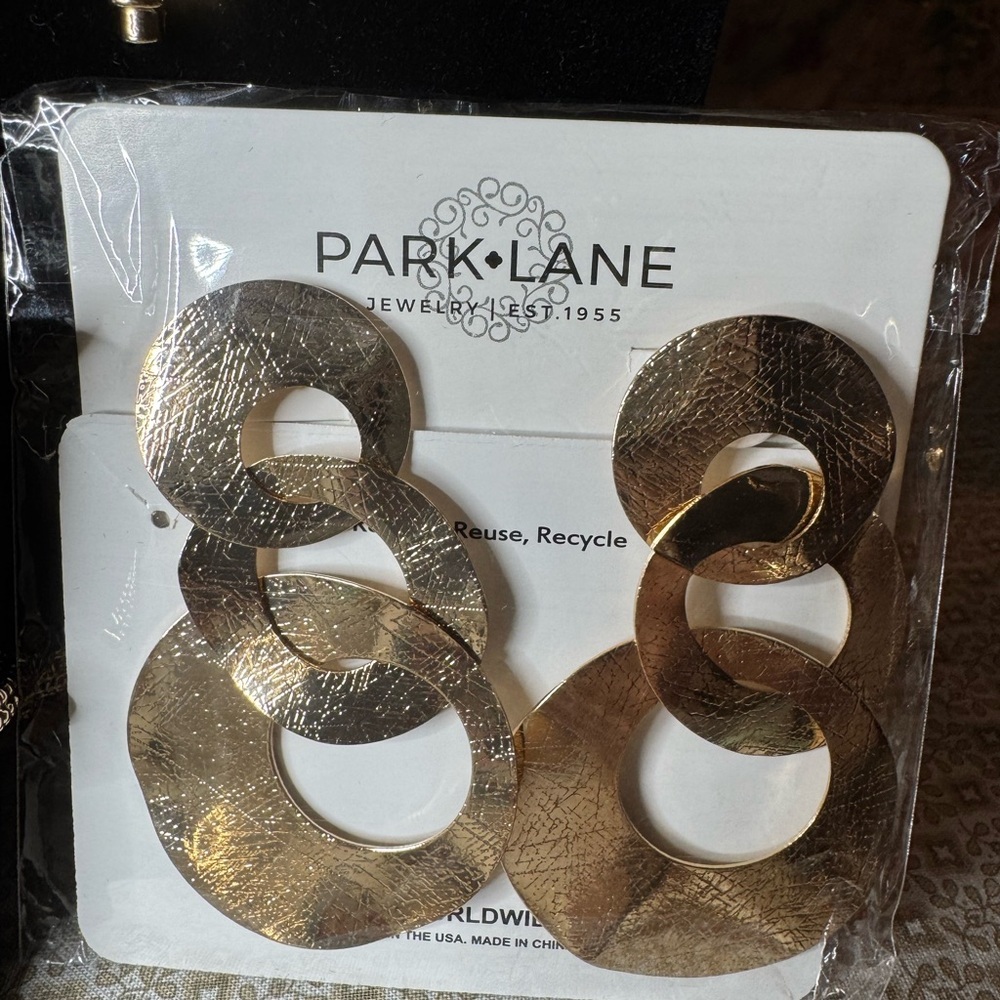 Park Lane Gold Jewelry Set - Picture 4 of 6